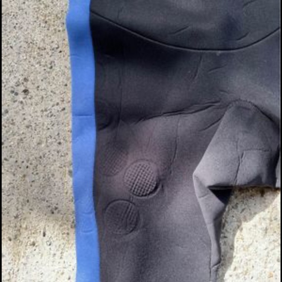 Used Aleeda Wetsuit - Picture 3 of 6